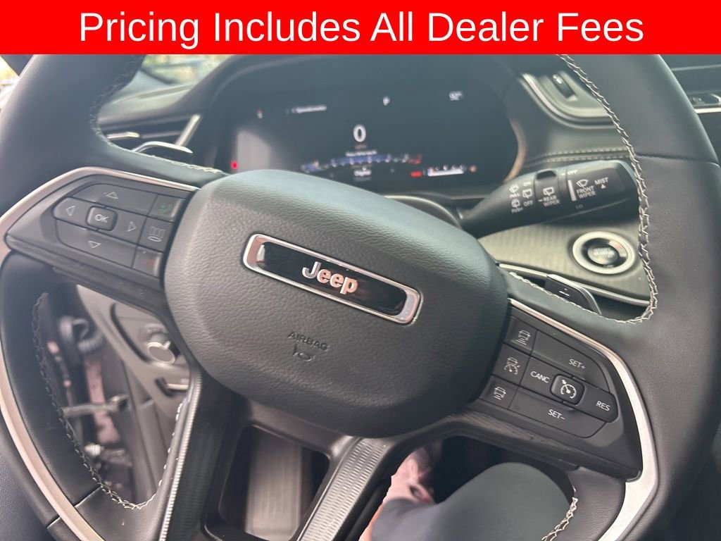 Used 2025 Jeep Grand Cherokee L Altitude RWD image 11