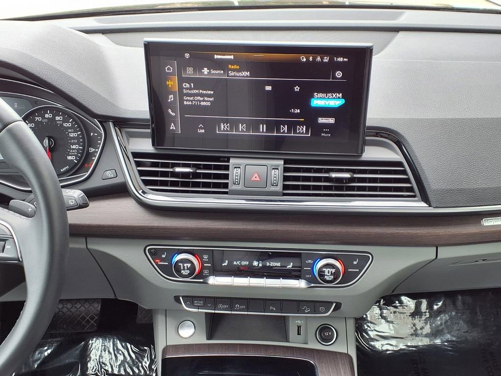 Used 2022 Audi Q5 2.0T Premium w/ Convenience Package AWD/4WD image 14
