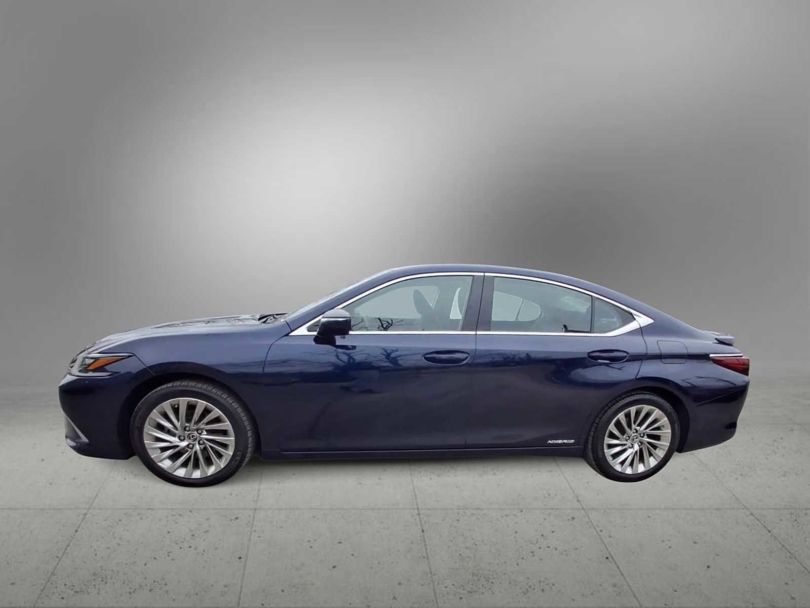 Used 2022 Lexus ES 300h w/ Luxury Package image 4