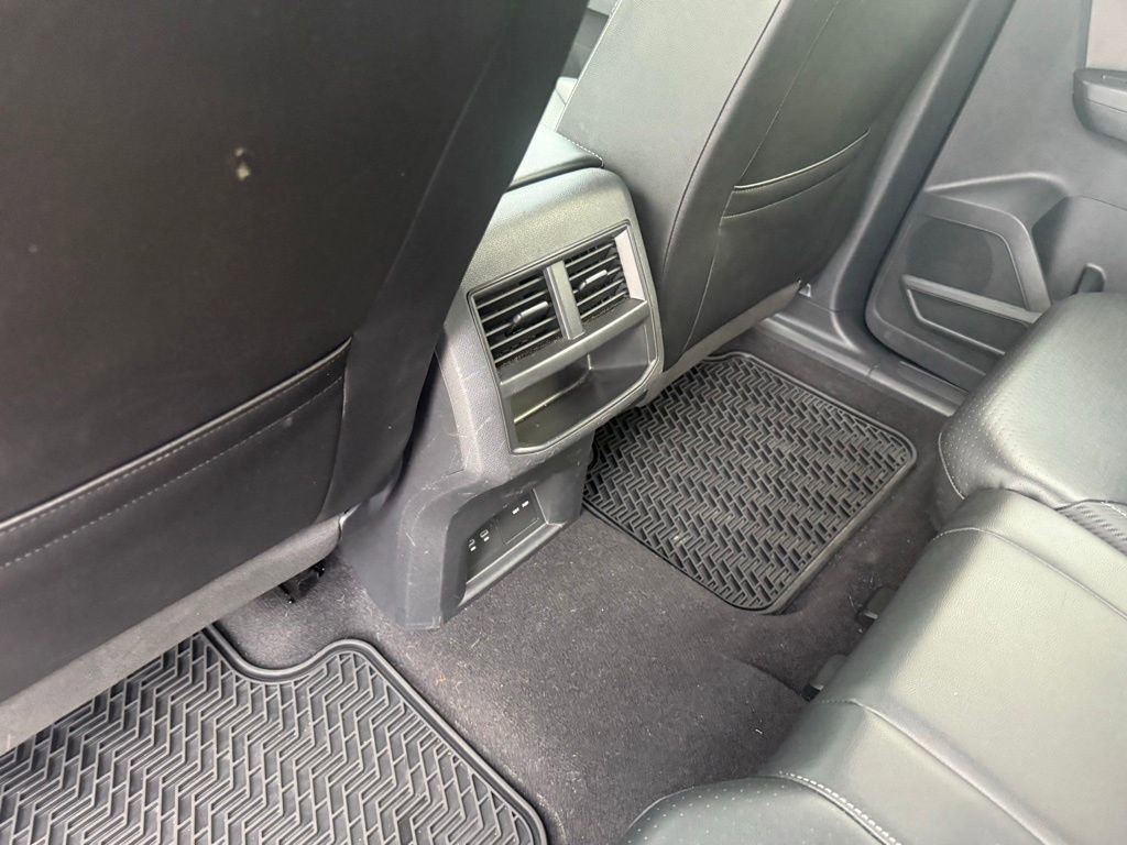 Used 2021 Volkswagen Atlas Cross Sport SE image 25