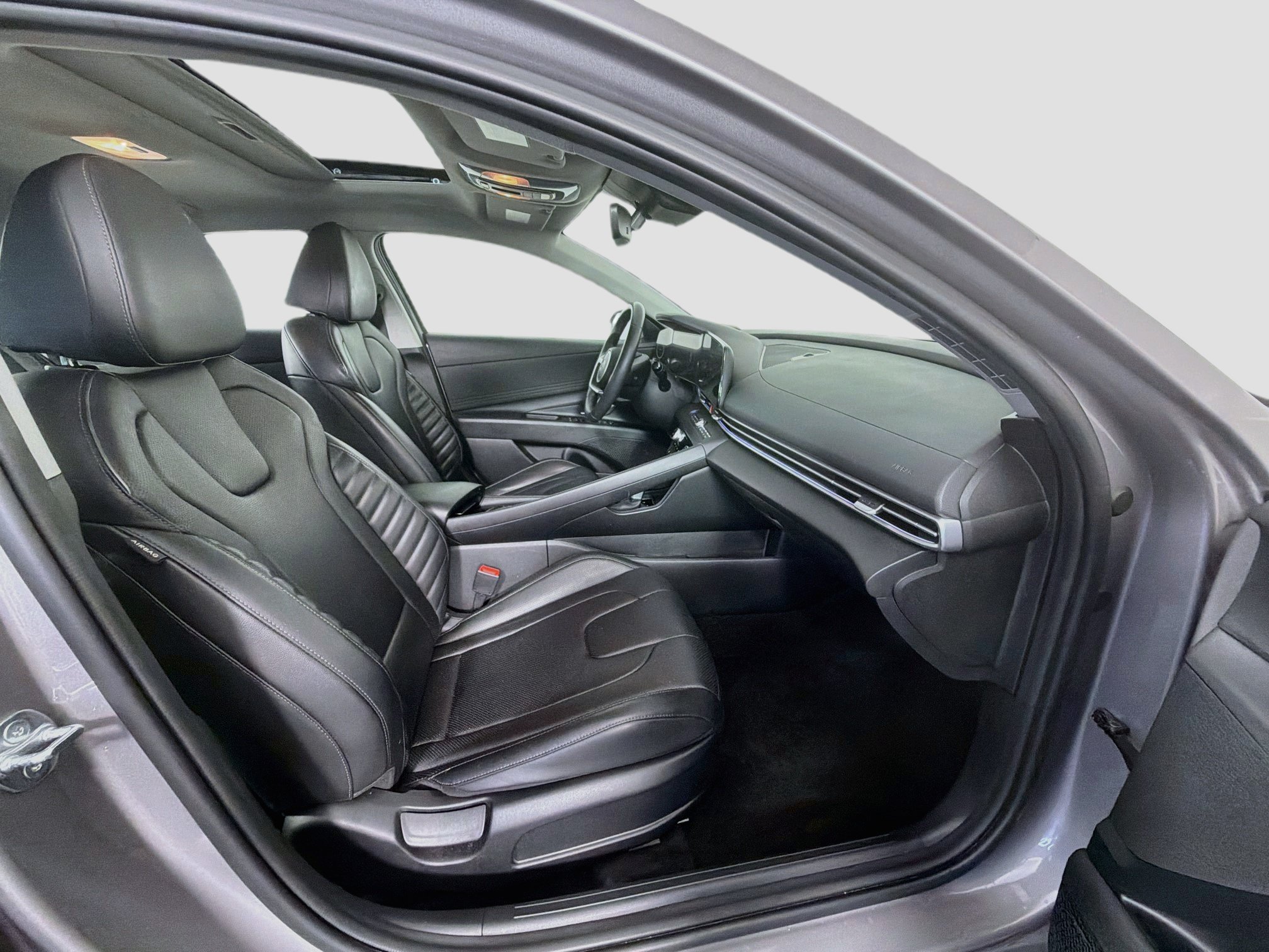 Used 2024 Hyundai Elantra Limited FWD image 31