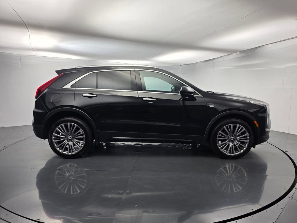 Used 2025 Cadillac XT4 Premium Luxury w/ Technology Package AWD/4WD image 3