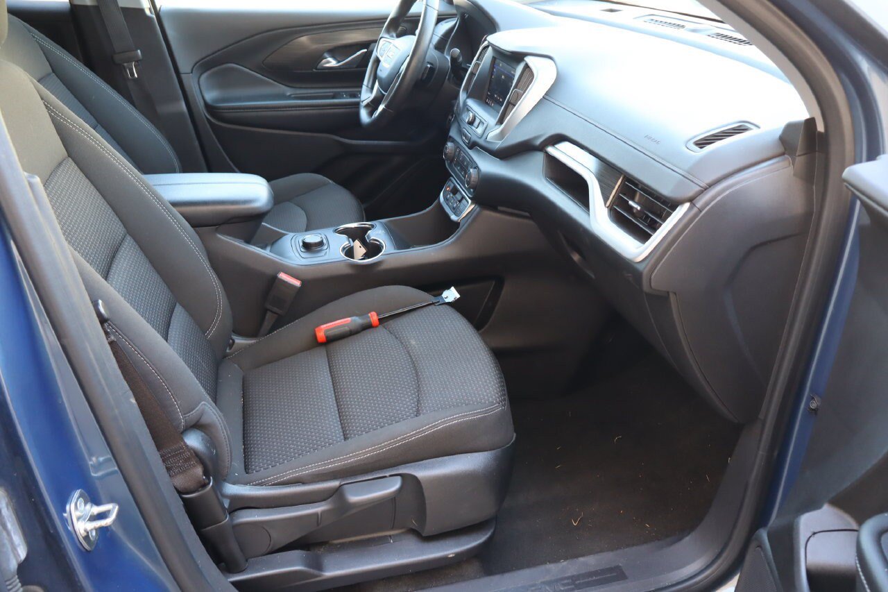 Used 2024 GMC Terrain SLE FWD image 16