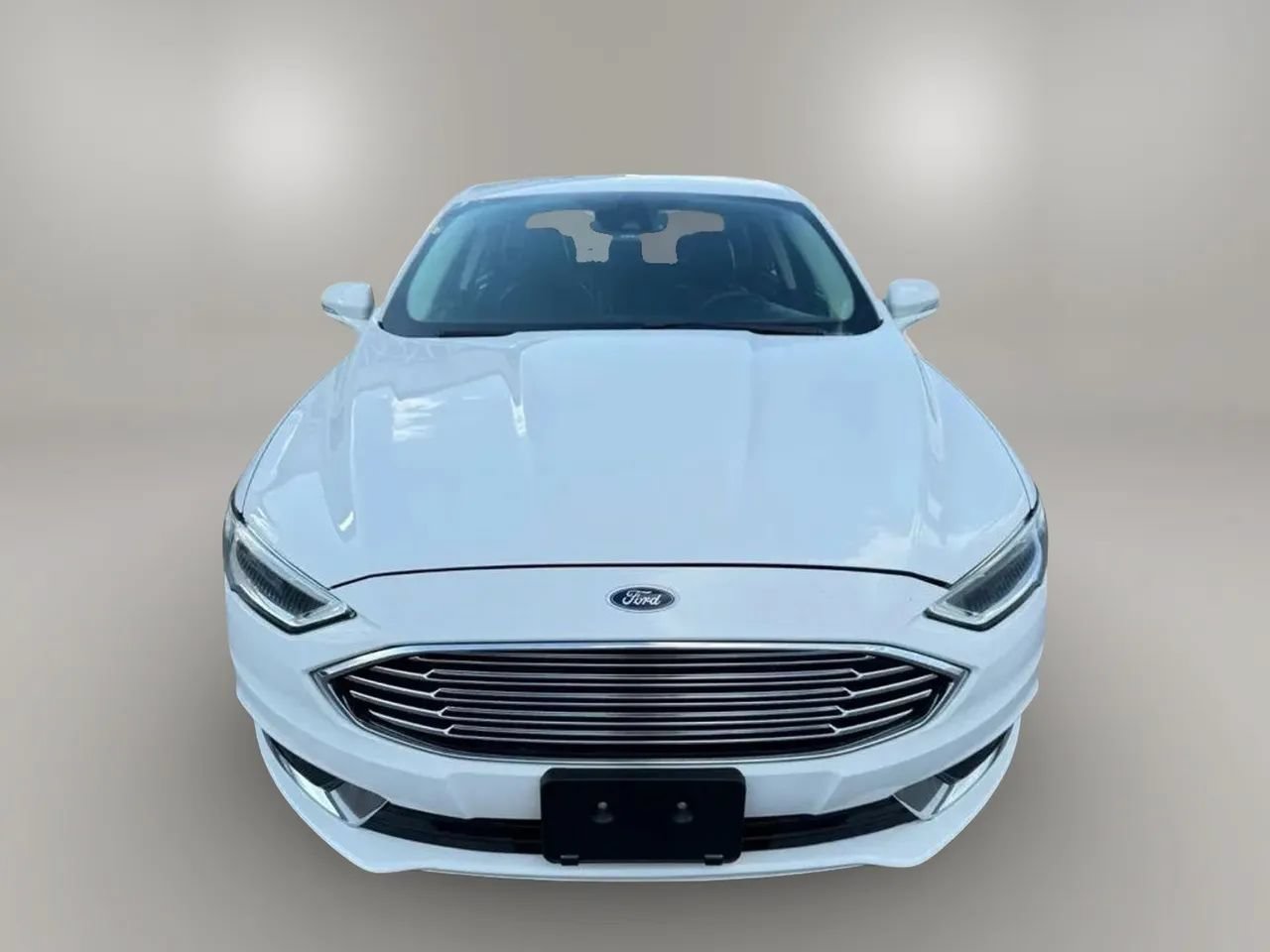 Used 2018 Ford Fusion SE w/ Equipment Group 602A FWD image 3