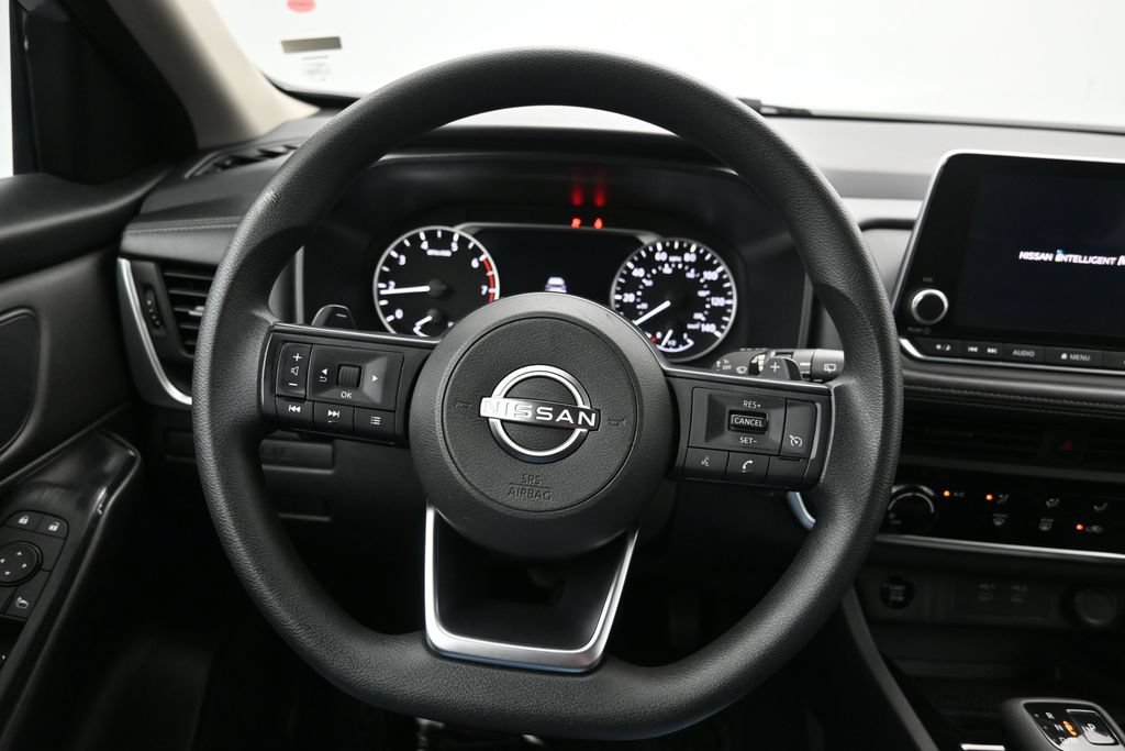 Used 2024 Nissan Rogue S FWD image 13