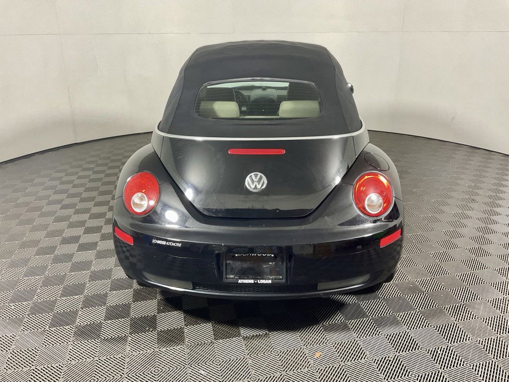 Used 2008 Volkswagen Beetle SE image 8