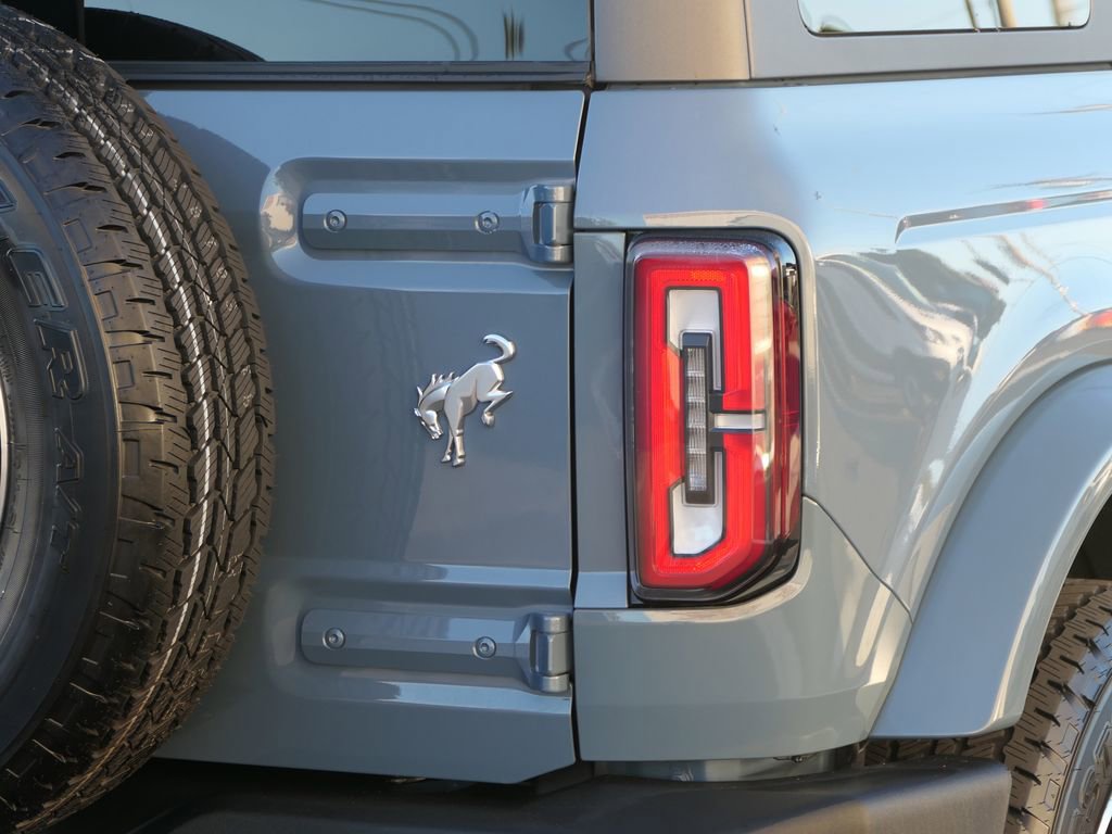 Used 2025 Ford Bronco Outer Banks image 4