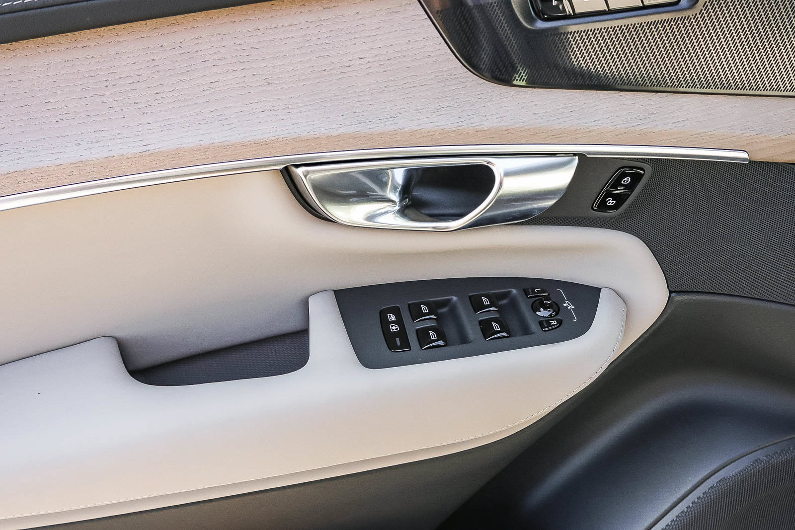 New 2026 Volvo XC90 T8 Ultra w/ Lounge Package AWD/4WD image 29