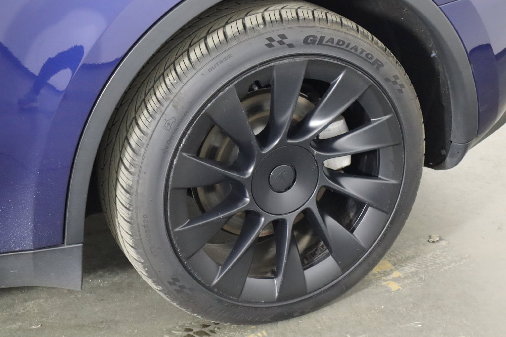 Used 2023 Tesla Model Y Long Range AWD/4WD image 50