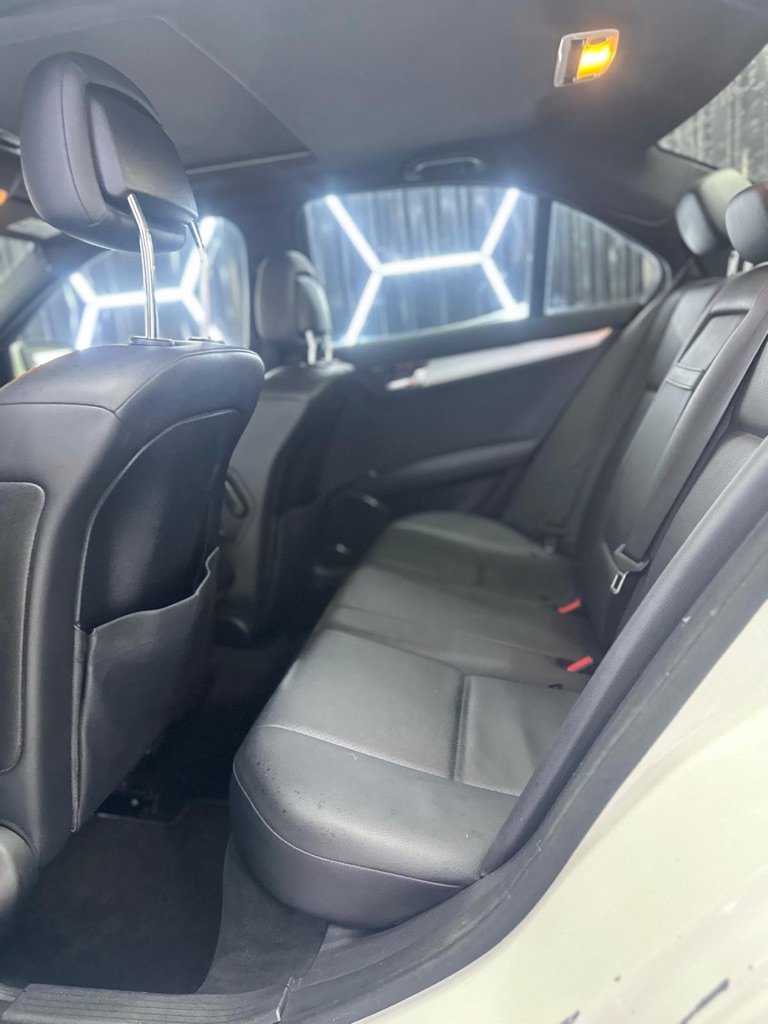 Used 2009 Mercedes-Benz C 300 Sedan image 41