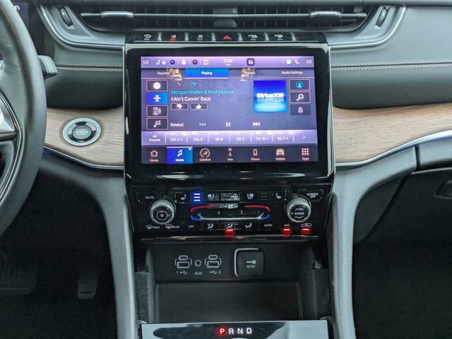 Used 2022 Jeep Grand Cherokee Summit w/ Trailer Tow Prep Group (B) RWD image 27