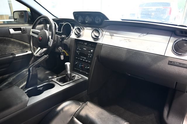 Used 2005 Ford Mustang GT Premium RWD image 14