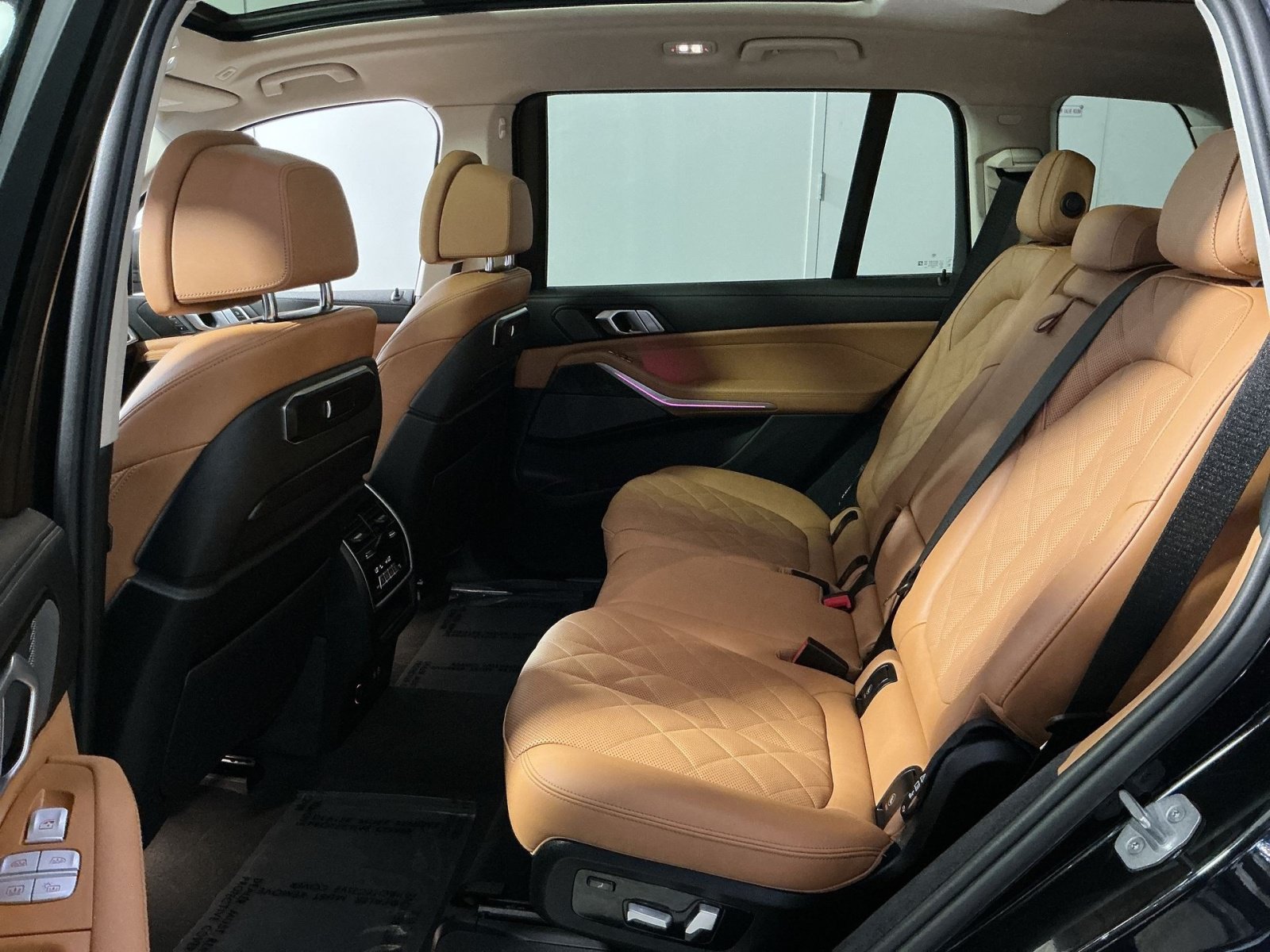 Used 2024 BMW X7 xDrive40i w/ Premium Package AWD/4WD image 25