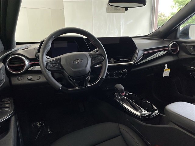 New 2025 Chevrolet Trax RS w/ Sunroof Package image 17