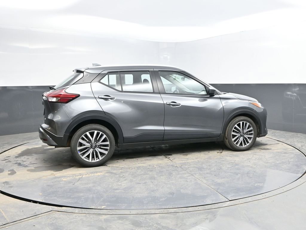 Used 2024 Nissan Kicks SV image 9