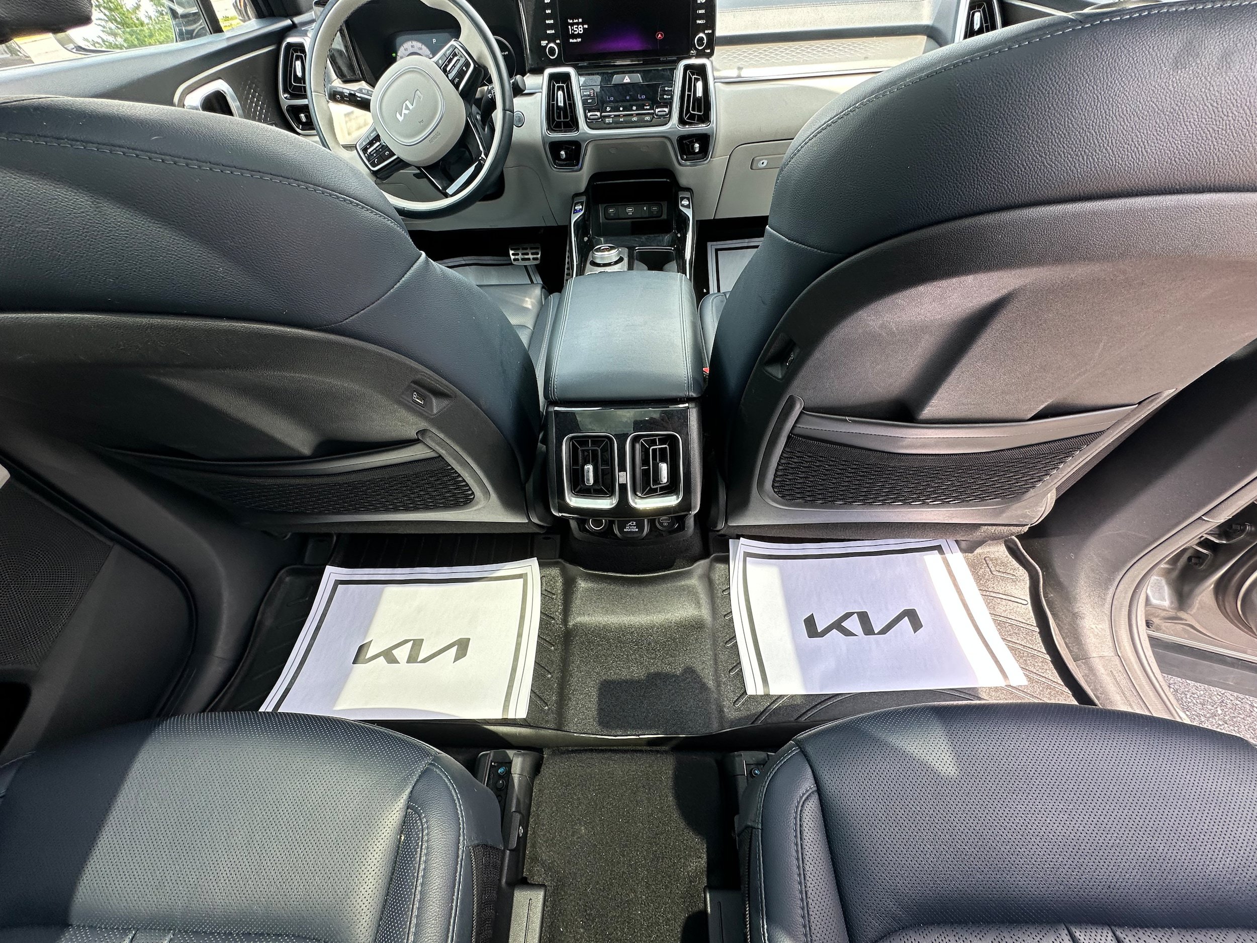 Used 2023 Kia Sorento SX Prestige w/ Panoramic Sunroof Package AWD/4WD image 15