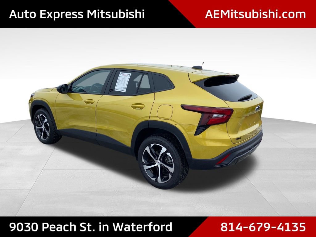 Used 2024 Chevrolet Trax RS w/ Sunroof Package image 5