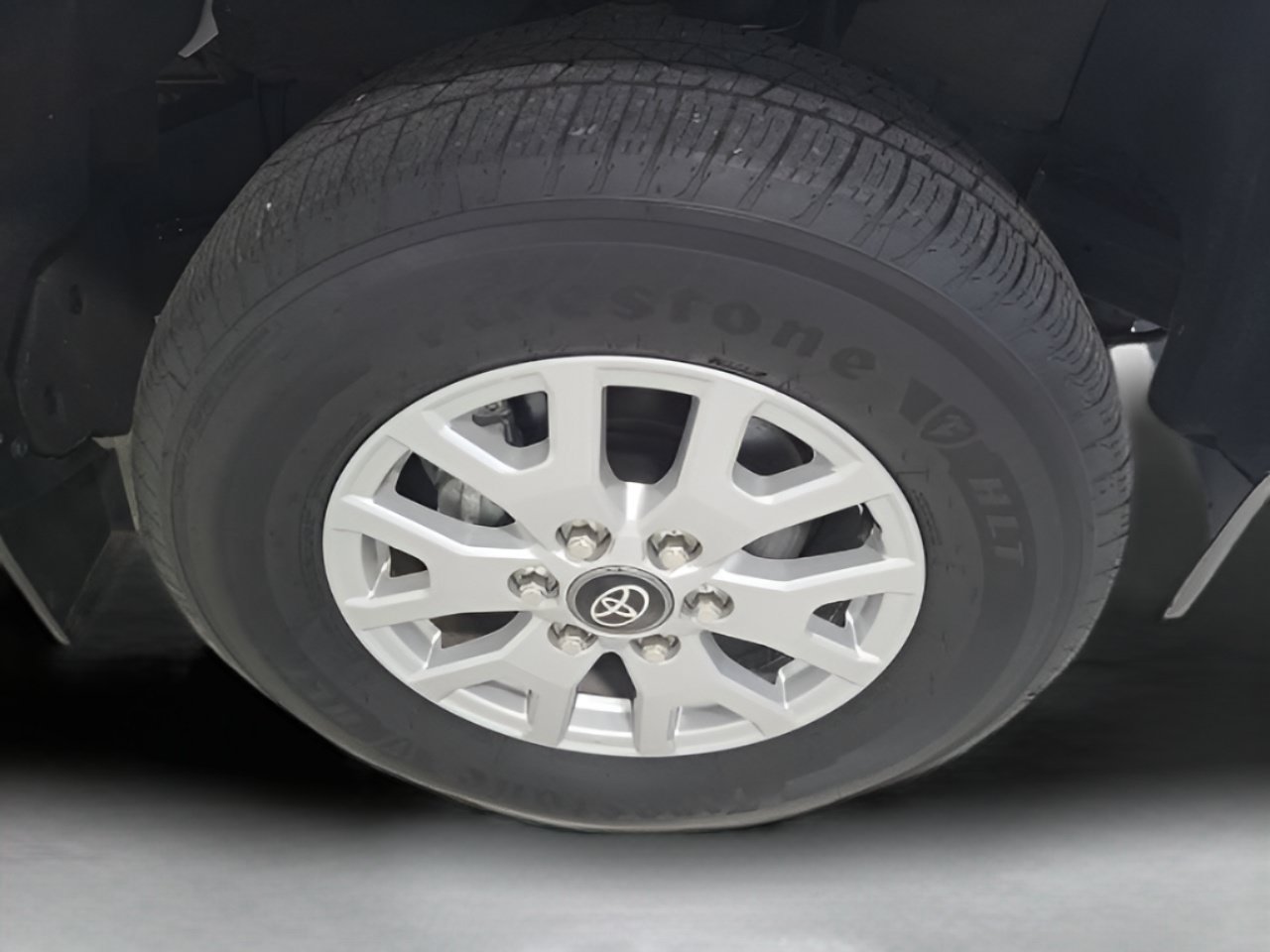 Used 2024 Toyota Tacoma SR AWD/4WD image 9