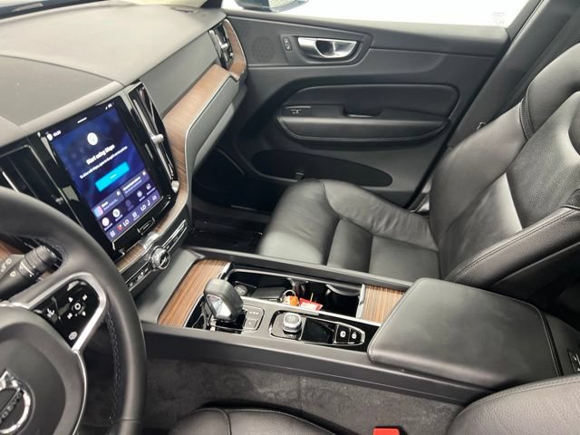 Used 2023 Volvo XC60 B5 Plus AWD/4WD image 22
