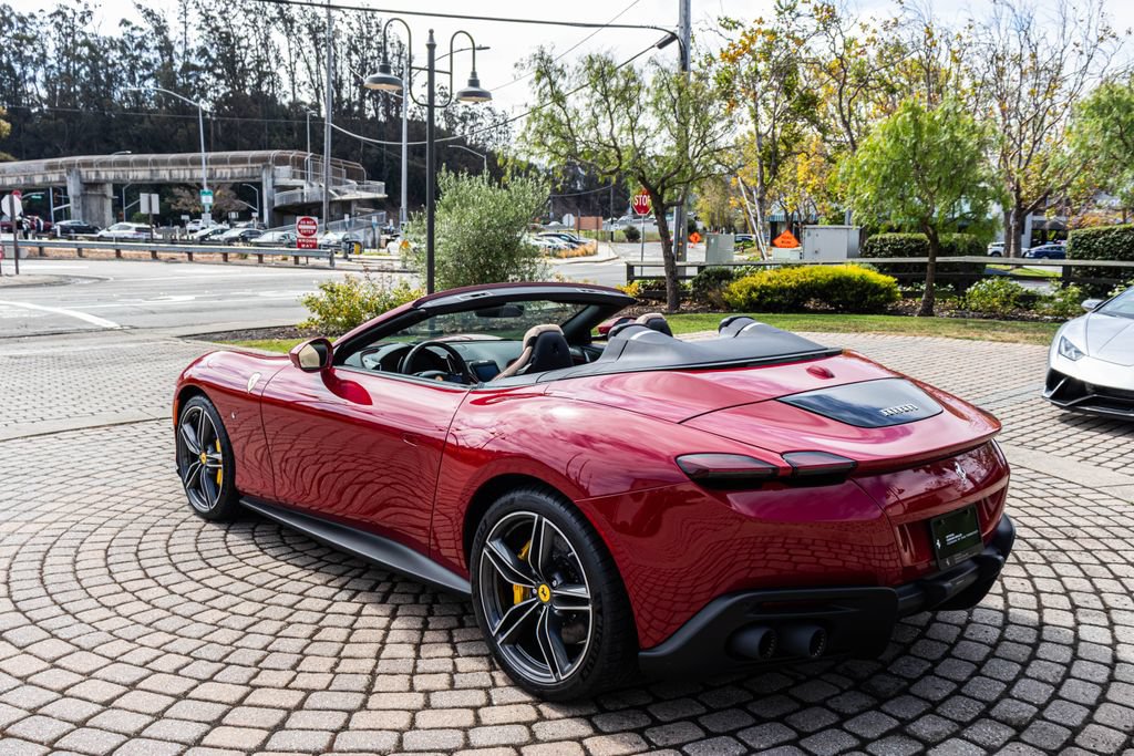 Certified 2025 Ferrari Roma Spider RWD image 8