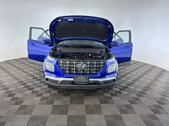 Used 2022 Hyundai Venue Limited FWD image 11