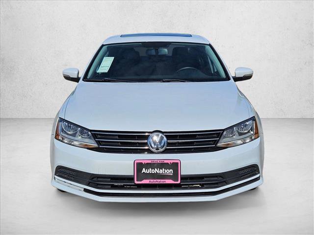 Used 2017 Volkswagen Jetta SE image 2