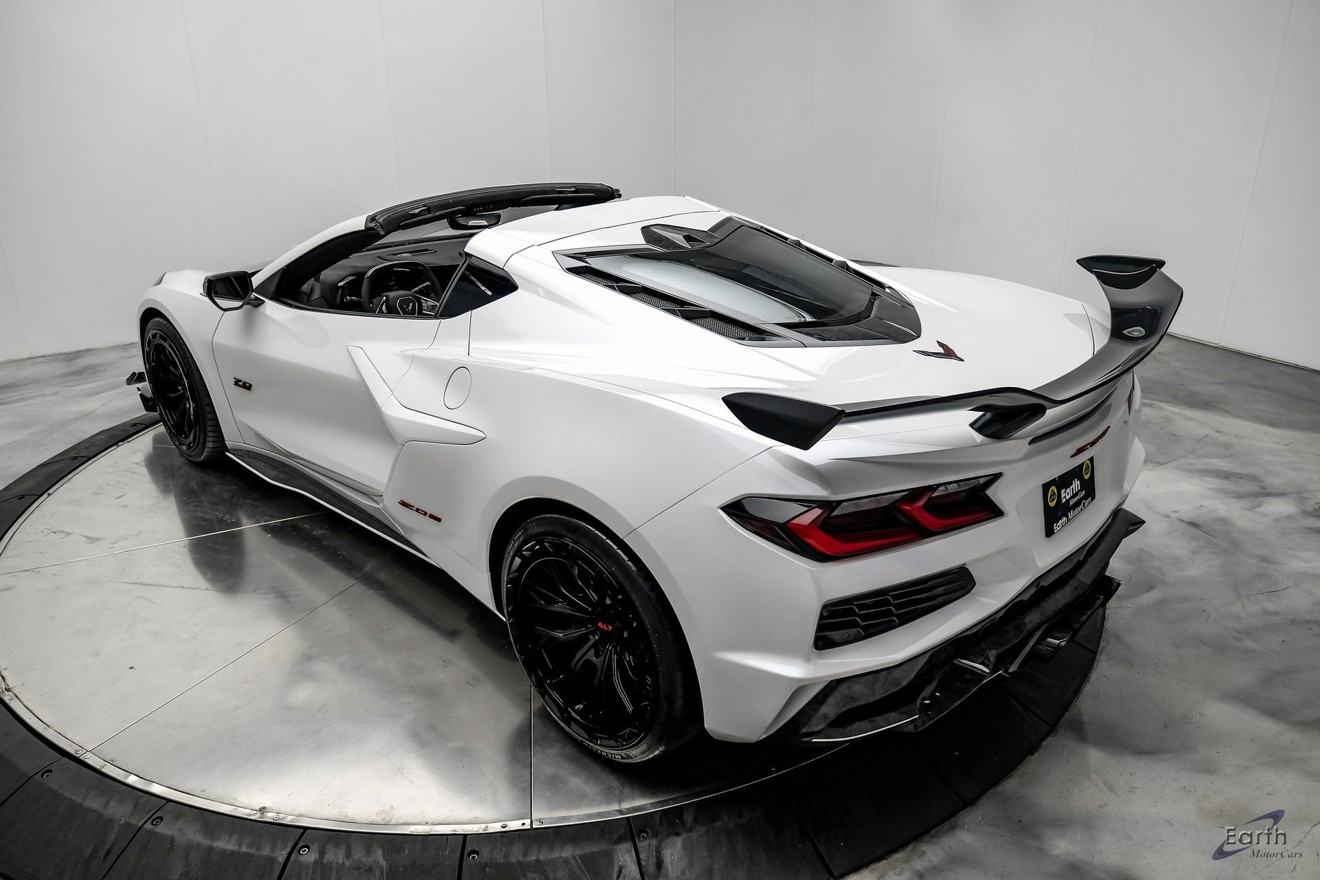 Used 2023 Chevrolet Corvette Z06 w/ Z07 Performance Package image 13