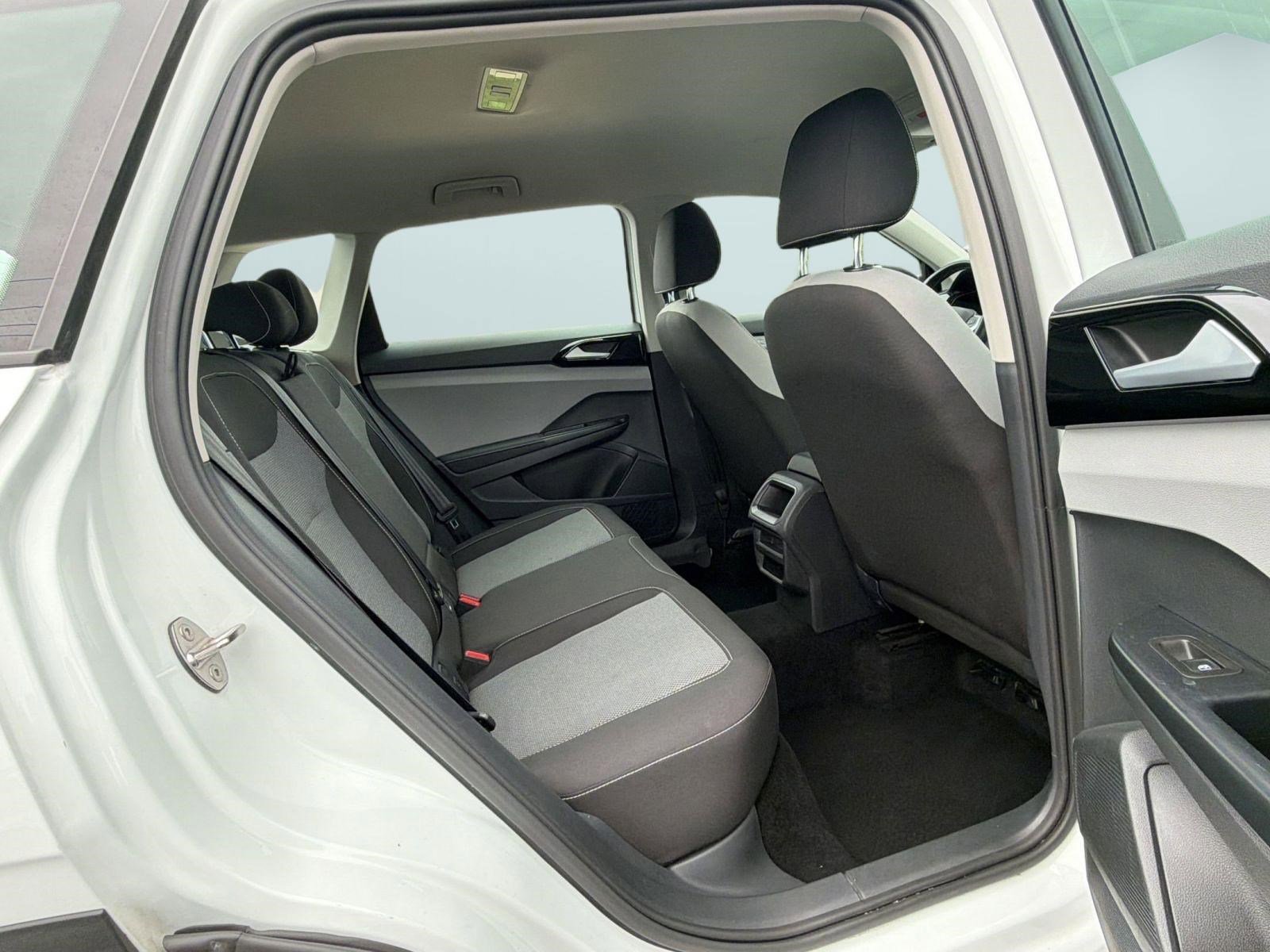 Certified 2024 Volkswagen Taos S FWD image 25