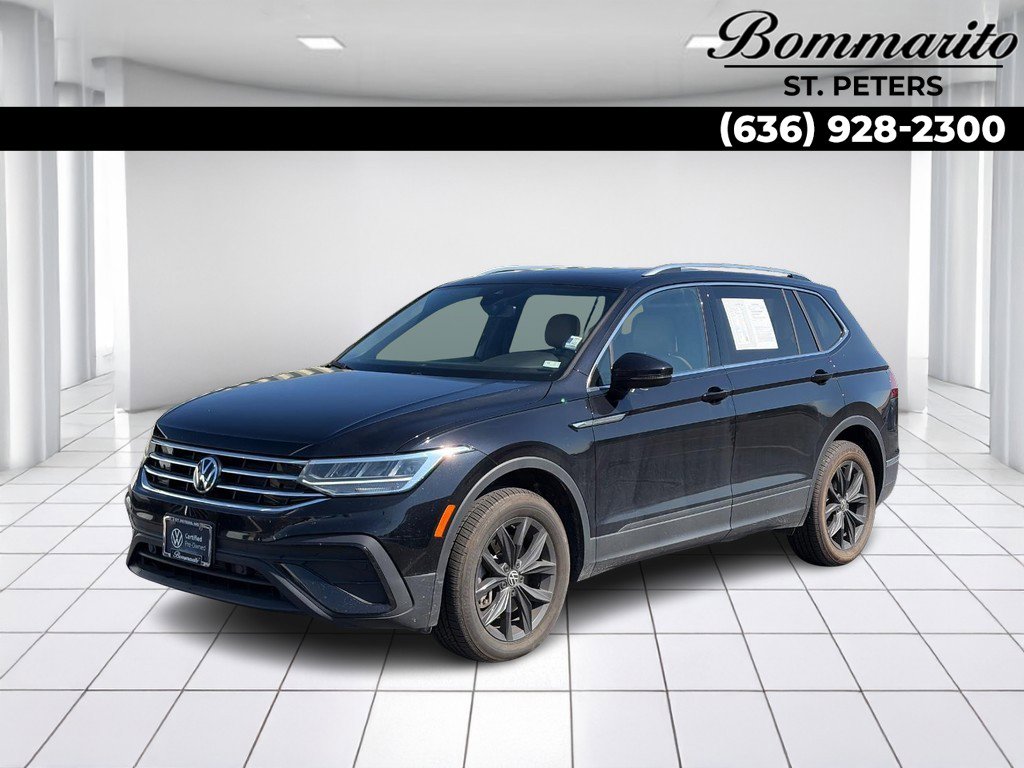 Used 2024 Volkswagen Tiguan SE w/ Panoramic Sunroof Package image 1