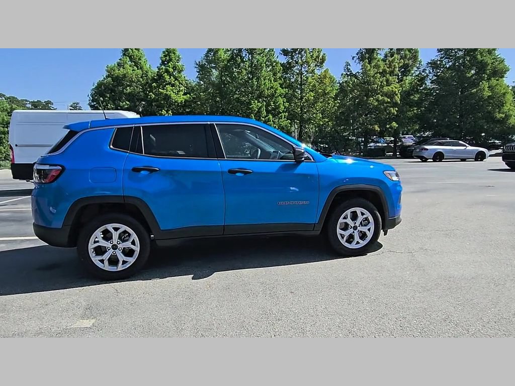 Used 2025 Jeep Compass Sport AWD/4WD image 35
