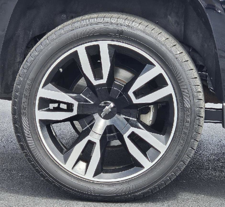 Used 2019 Chevrolet Tahoe Premier image 34