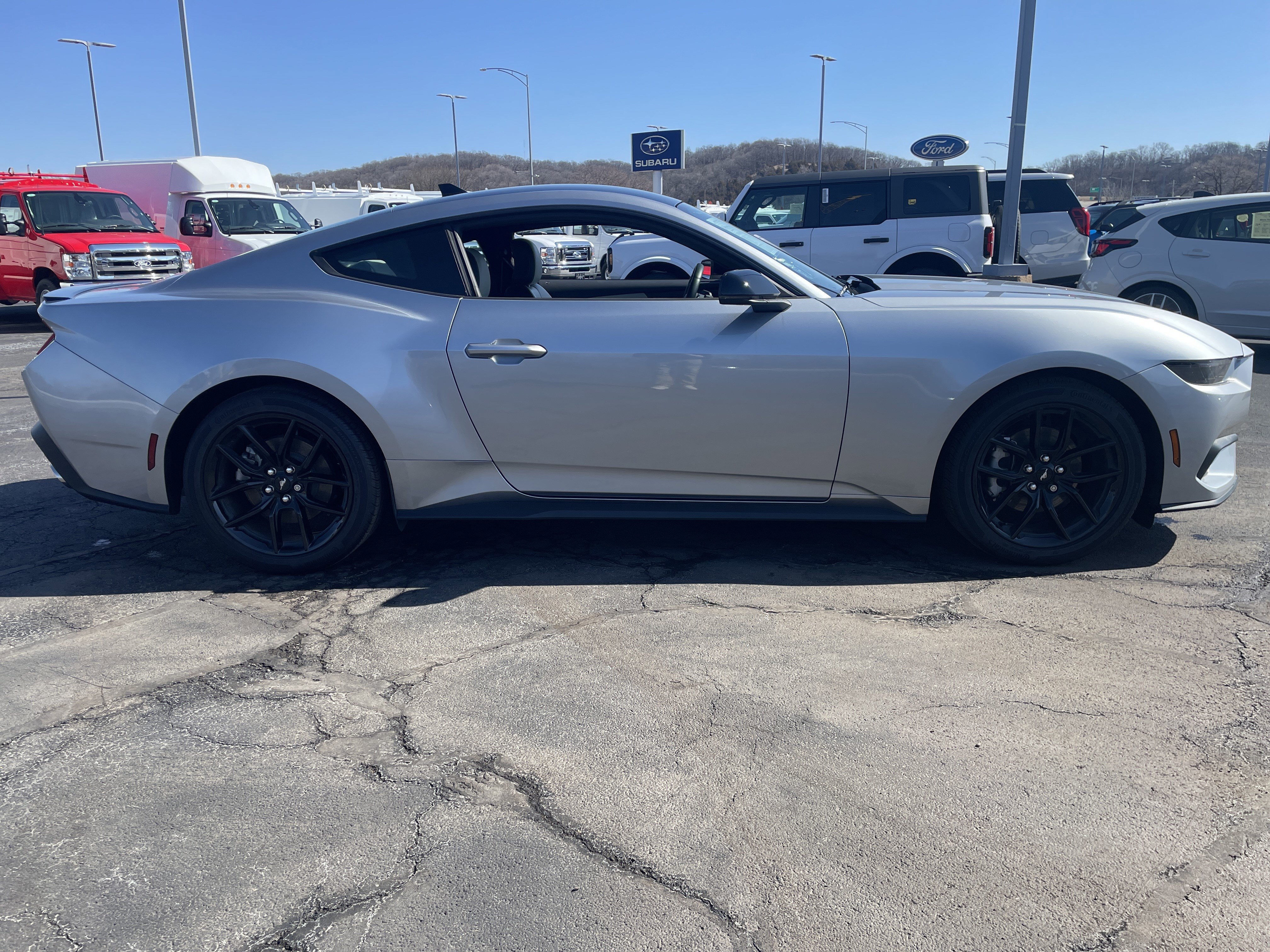 Used 2025 Ford Mustang Premium image 6