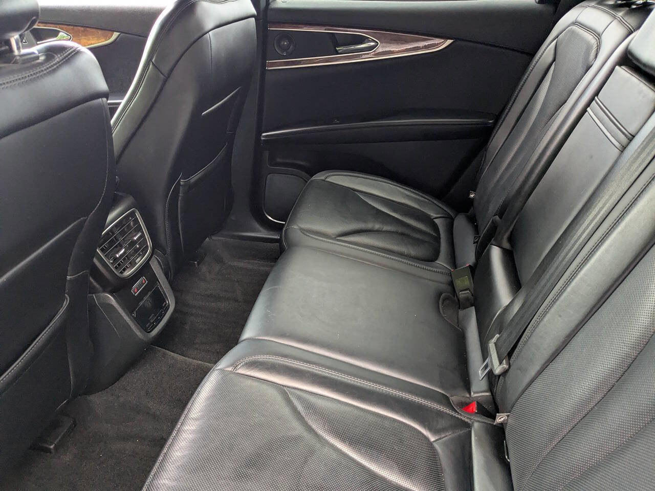 Used 2020 Lincoln Nautilus Reserve w/ Cargo Utility Package image 18