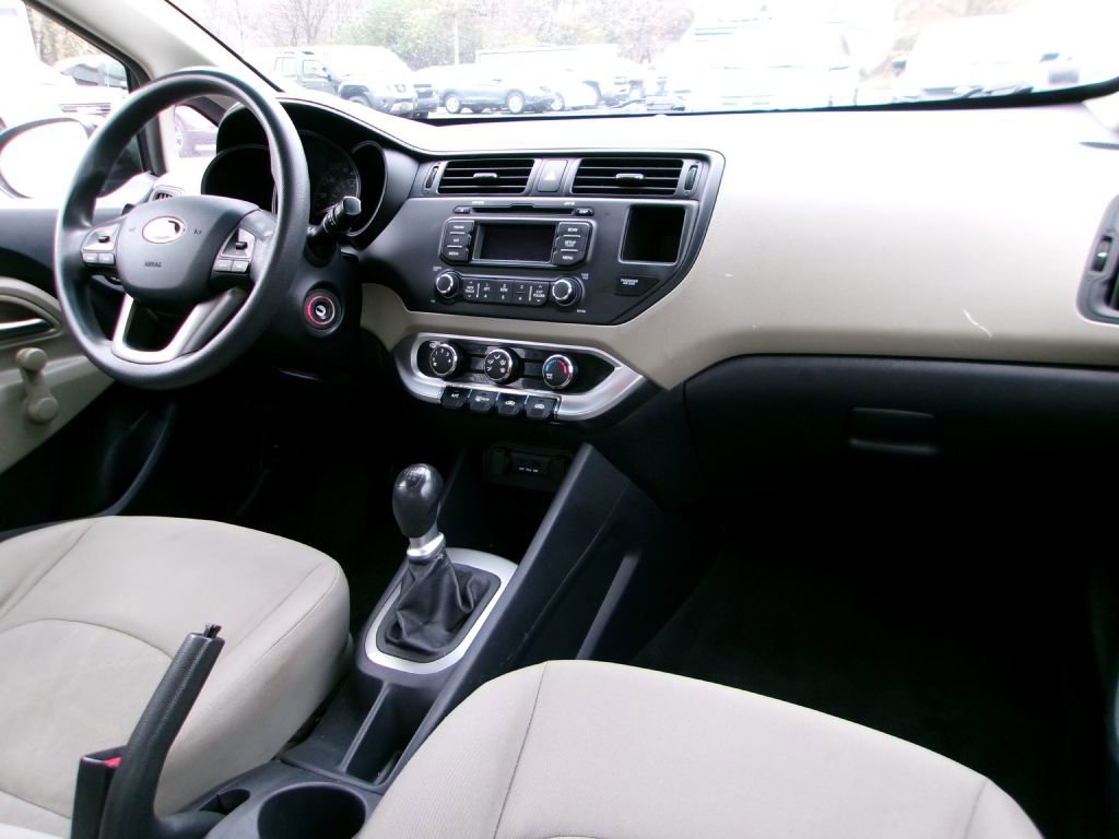 Used 2014 Kia Rio LX image 17