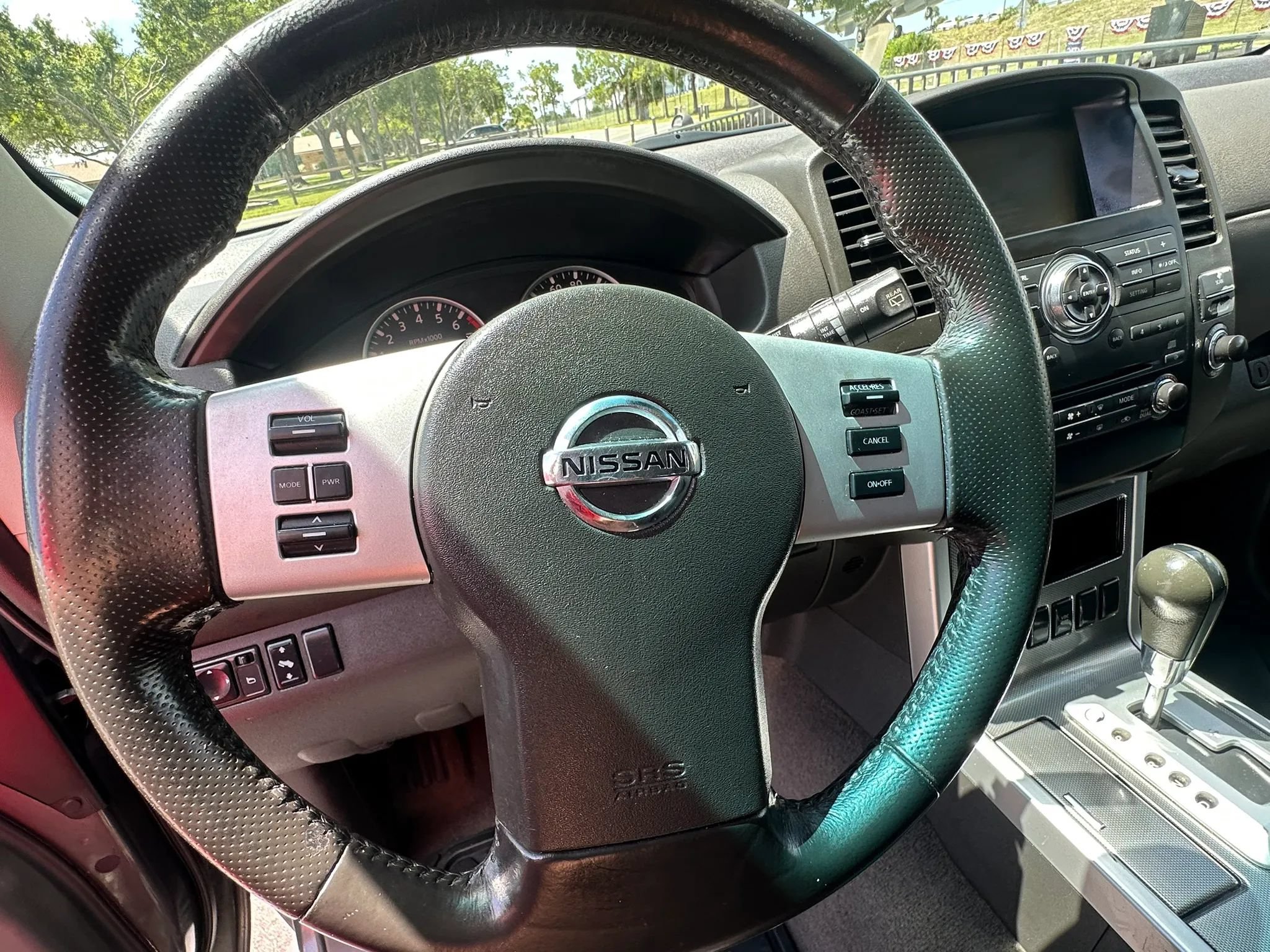 Used 2008 Nissan Pathfinder SE AWD/4WD image 35