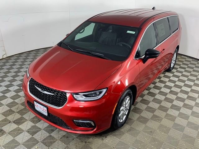 New 2026 Chrysler Pacifica Select image 7
