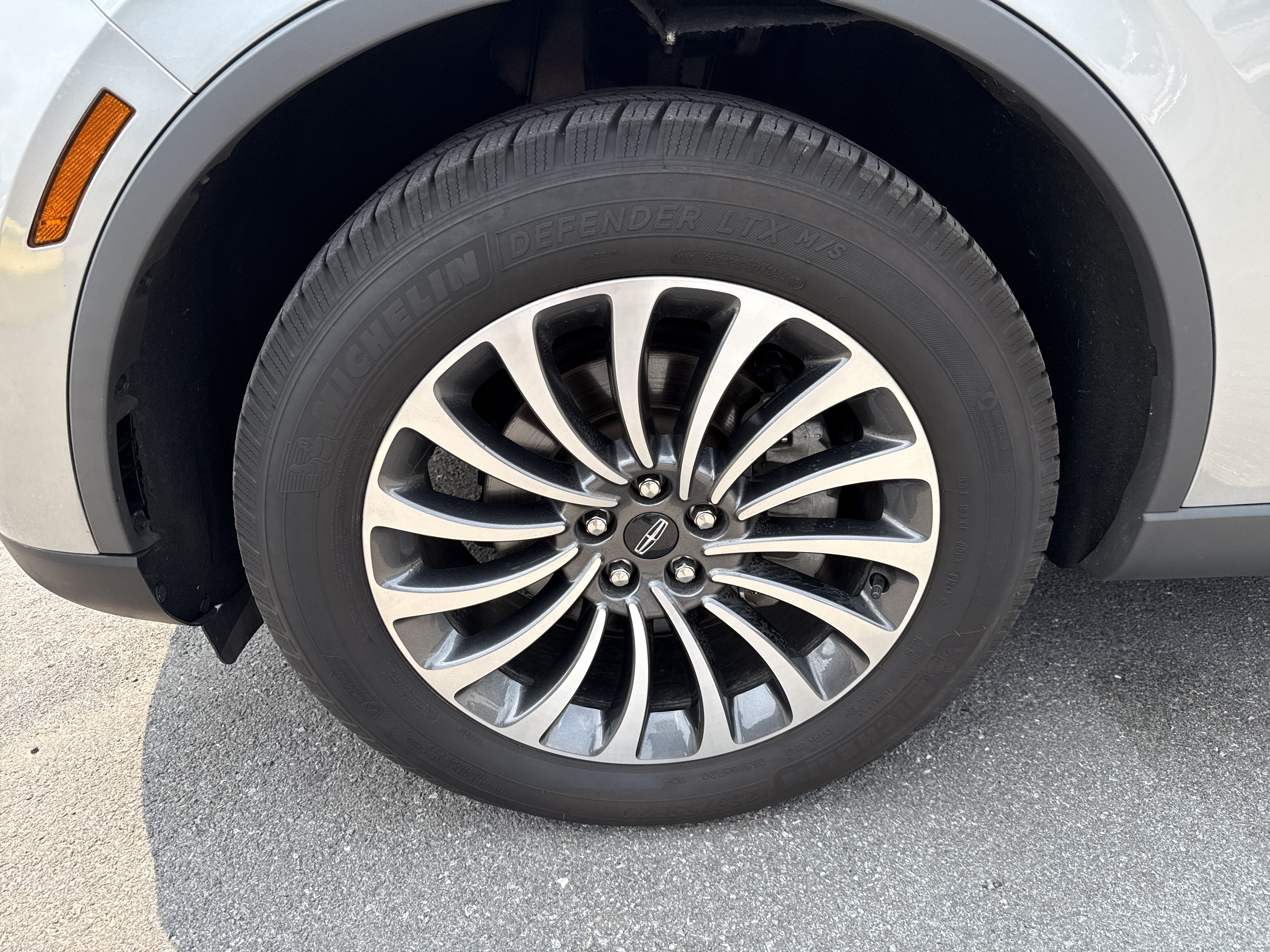 Used 2022 Lincoln Aviator AWD w/ Premium Package image 11