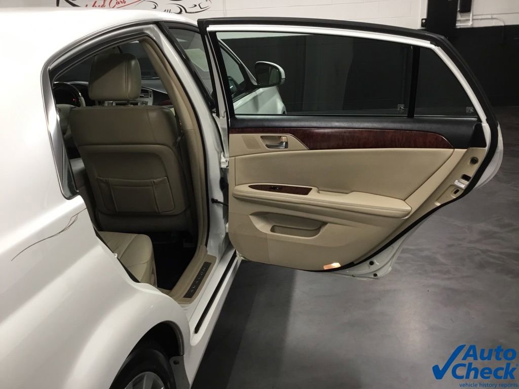 Used 2011 Toyota Avalon Limited FWD image 32