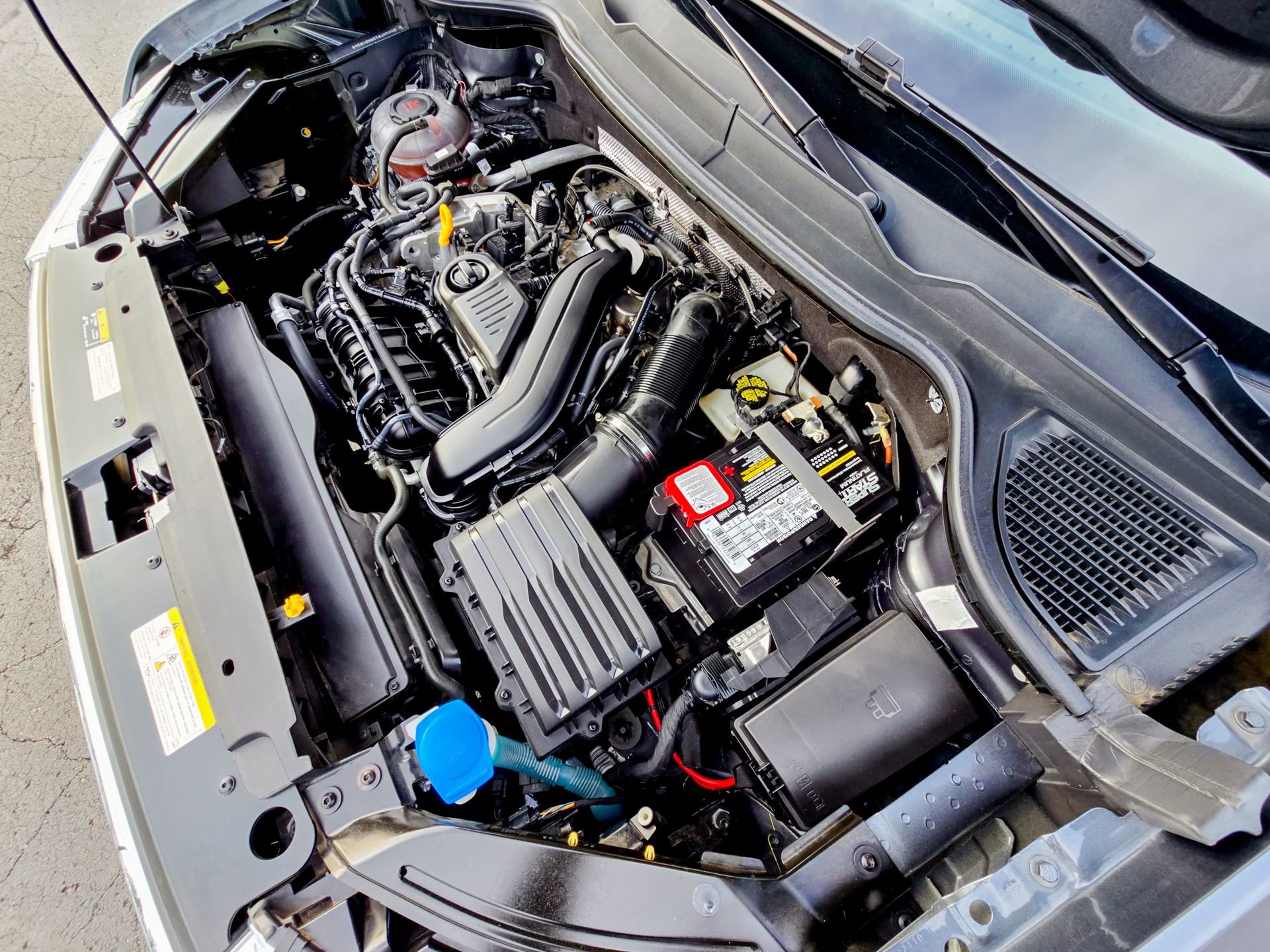 Used 2024 Volkswagen Taos SE w/ Panoramic Sunroof Package image 35