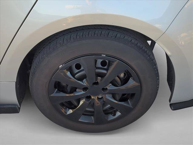 Used 2025 Toyota Corolla LE FWD image 6