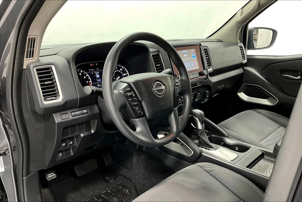 Used 2024 Nissan Frontier SV AWD/4WD image 16