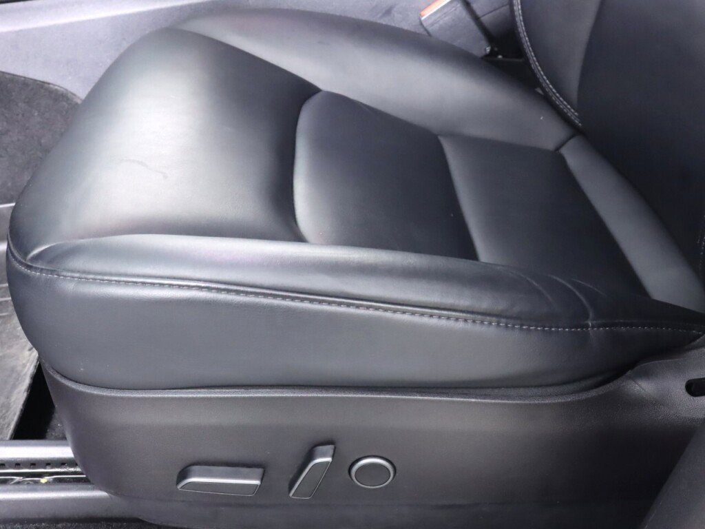 Used 2021 Tesla Model Y Performance image 28