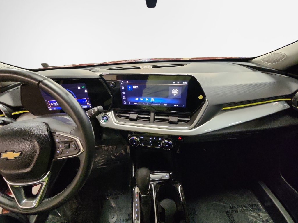 Certified 2024 Chevrolet Trax LT w/ Driver Confidence Package FWD image 24