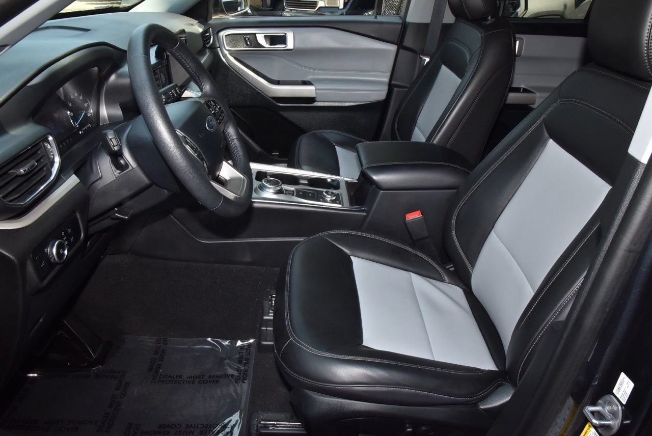 Used 2024 Ford Explorer XLT w/ Equipment Group 202A AWD/4WD image 13