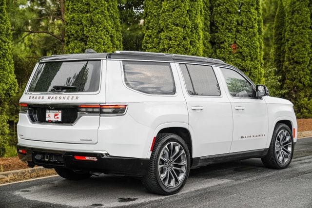 Used 2023 Jeep Grand Wagoneer Series III AWD/4WD image 19