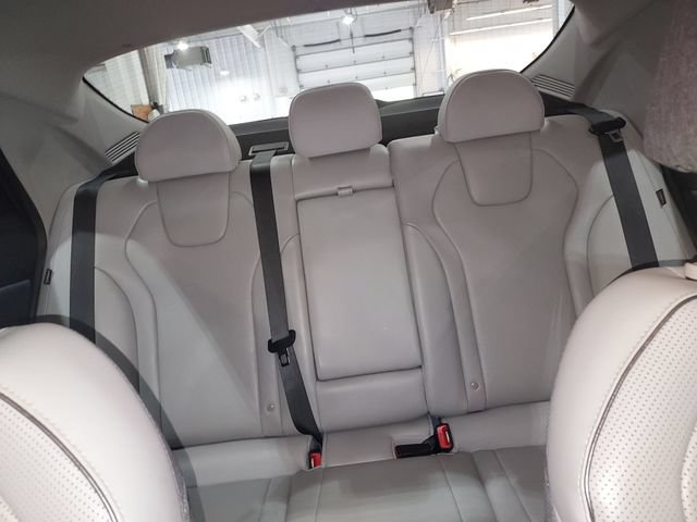 Used 2024 Hyundai Elantra Limited FWD image 13