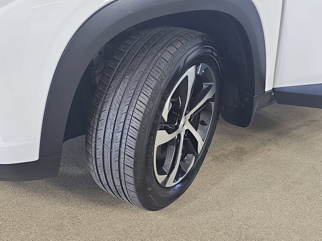 Certified 2024 Chevrolet Trax RS w/ Driver Confidence Package FWD image 36