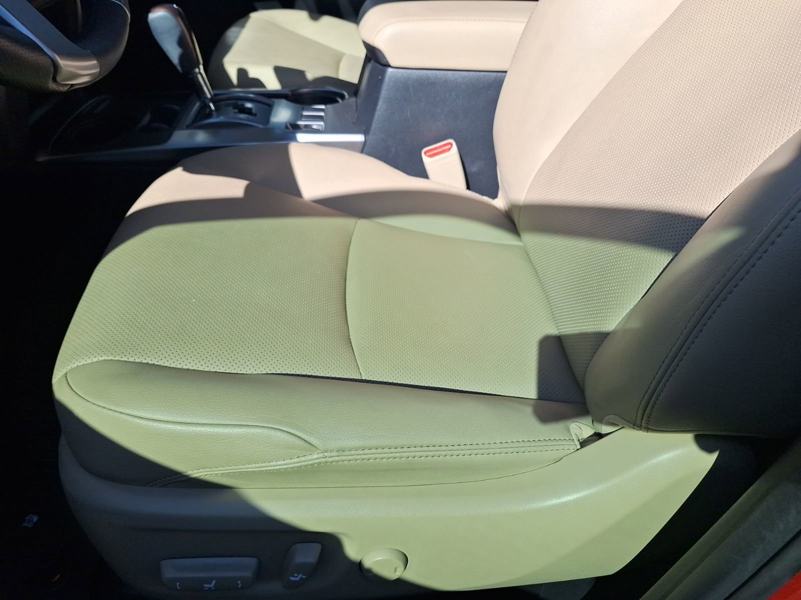 Used 2024 Toyota 4Runner Limited image 15