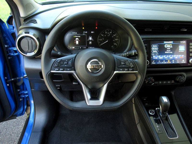 Used 2021 Nissan Kicks SV FWD image 19