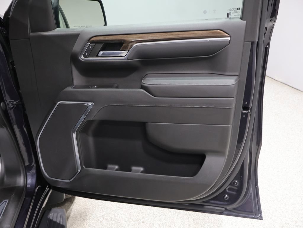 Used 2023 Chevrolet Silverado 1500 LT AWD/4WD image 24